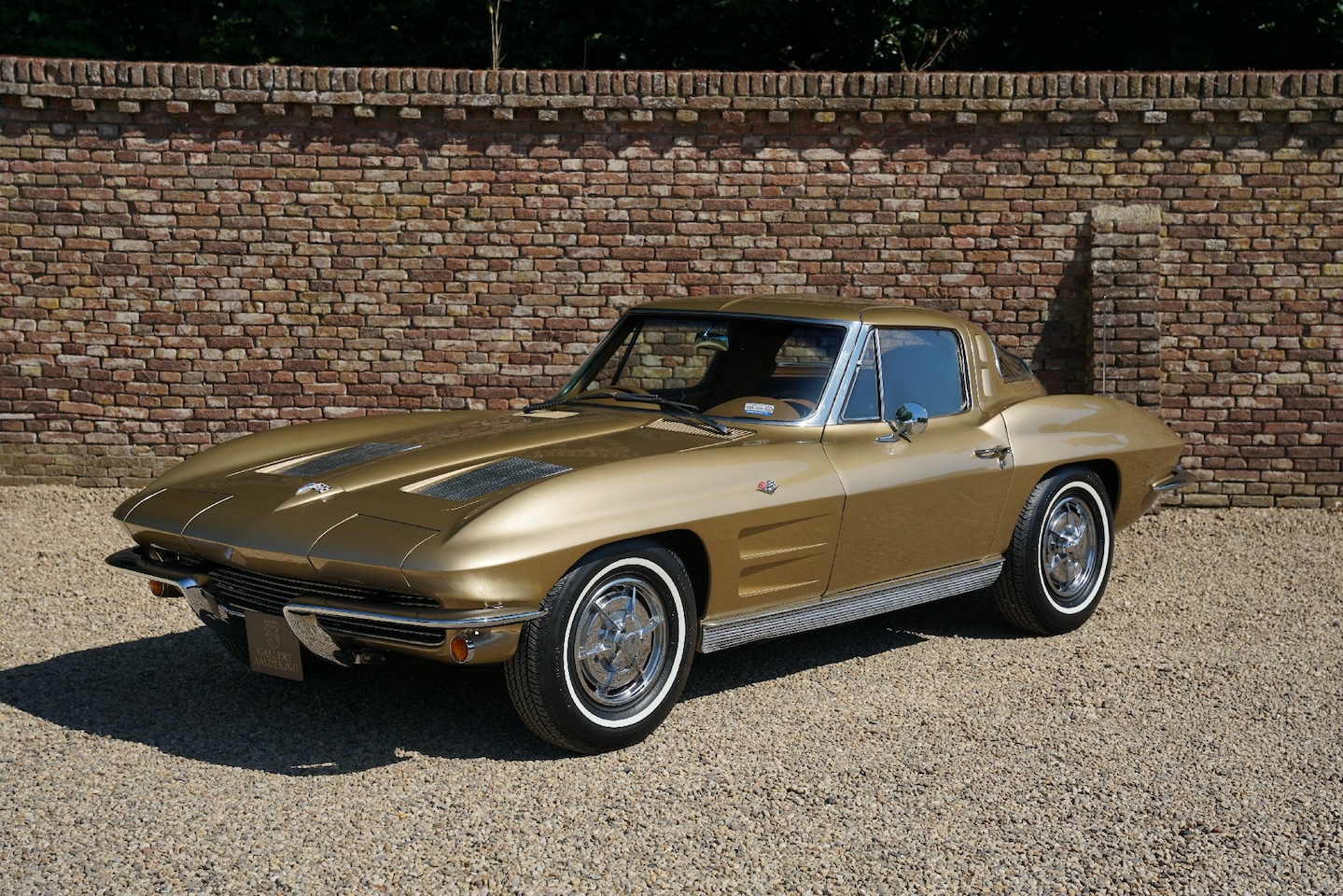 Corvette C2 - Sting Ray Split Window Body-off restored and mechanically rebuilt example, Manual transmis - AutoWereld.nl