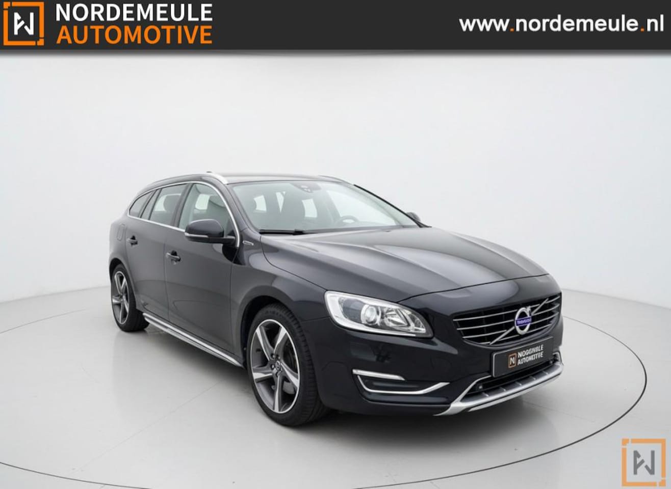Volvo V60 - 2.4 D6 AWD Plug-In Hybride SUMMUM, Xenon, Pano - AutoWereld.nl