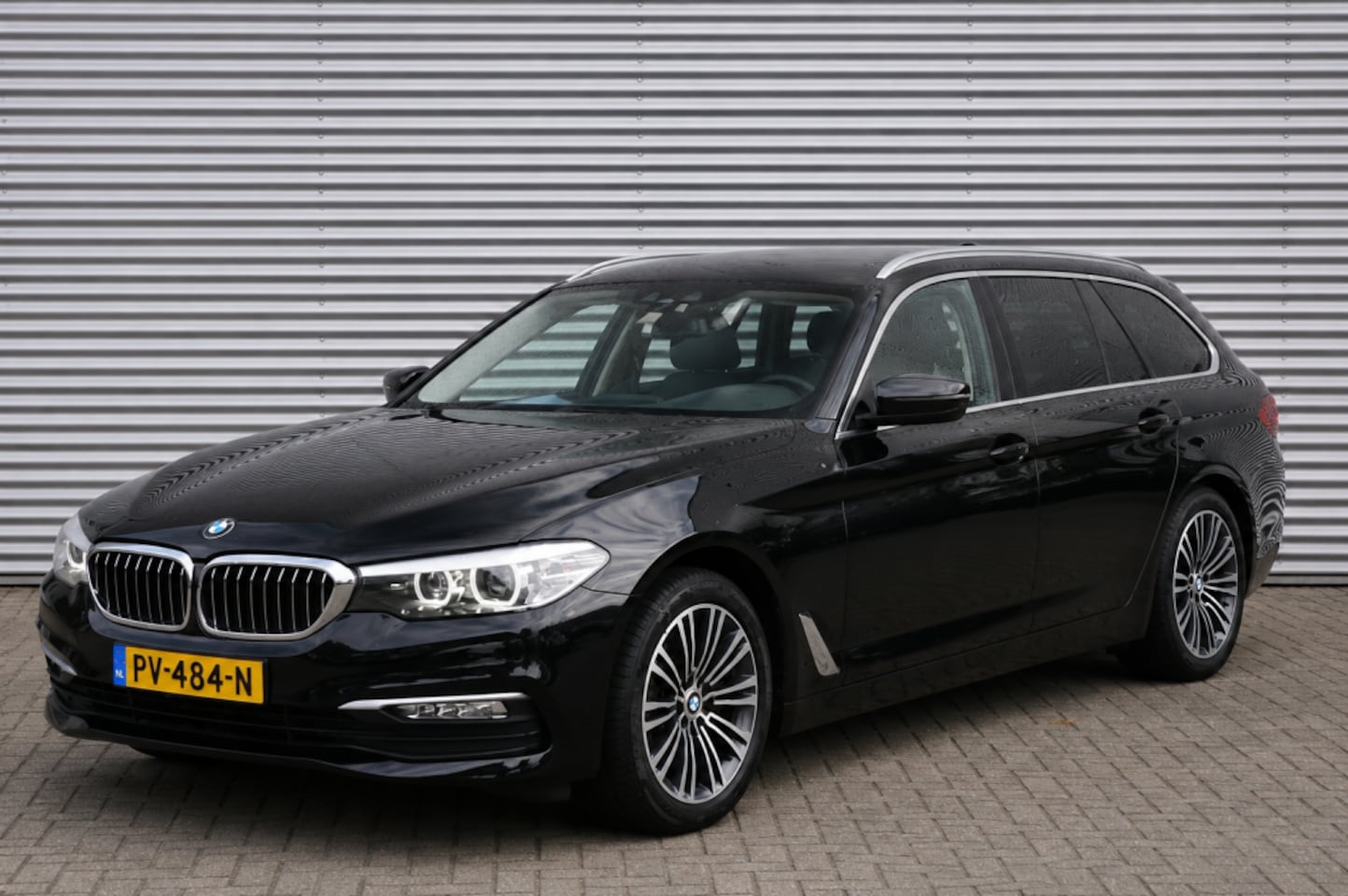 BMW 5-serie Touring - TOURING 530I EXECUTIVE / El. A-KLEP / PDC V+A / 18 LM. VELGEN - AutoWereld.nl