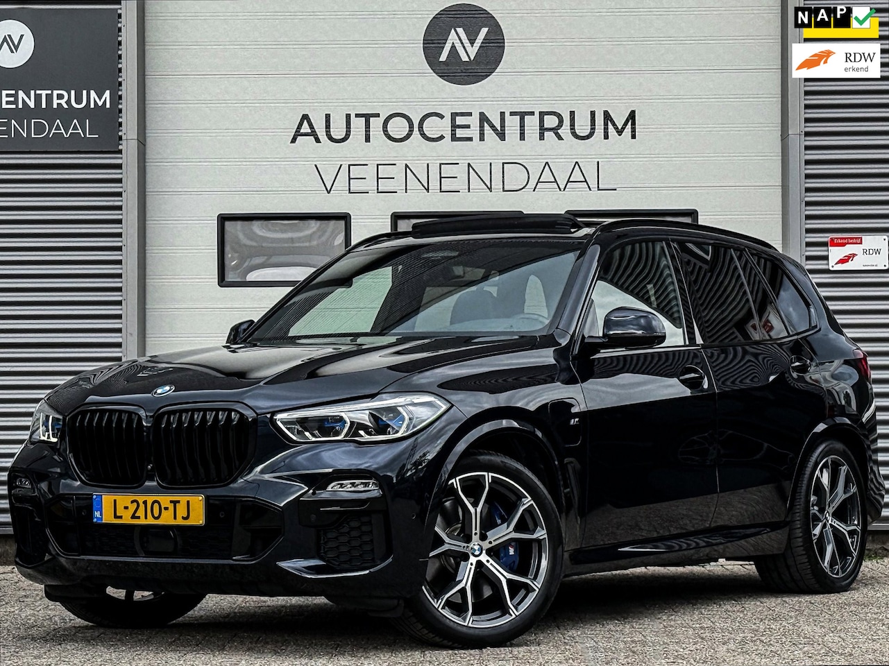 BMW X5 - XDrive45e High Executive 3X M-SPORT B&W/TREKHAAK/PANO/NAP/NL AUTO/DIAMOND POOK/INDIVIDUAL - AutoWereld.nl