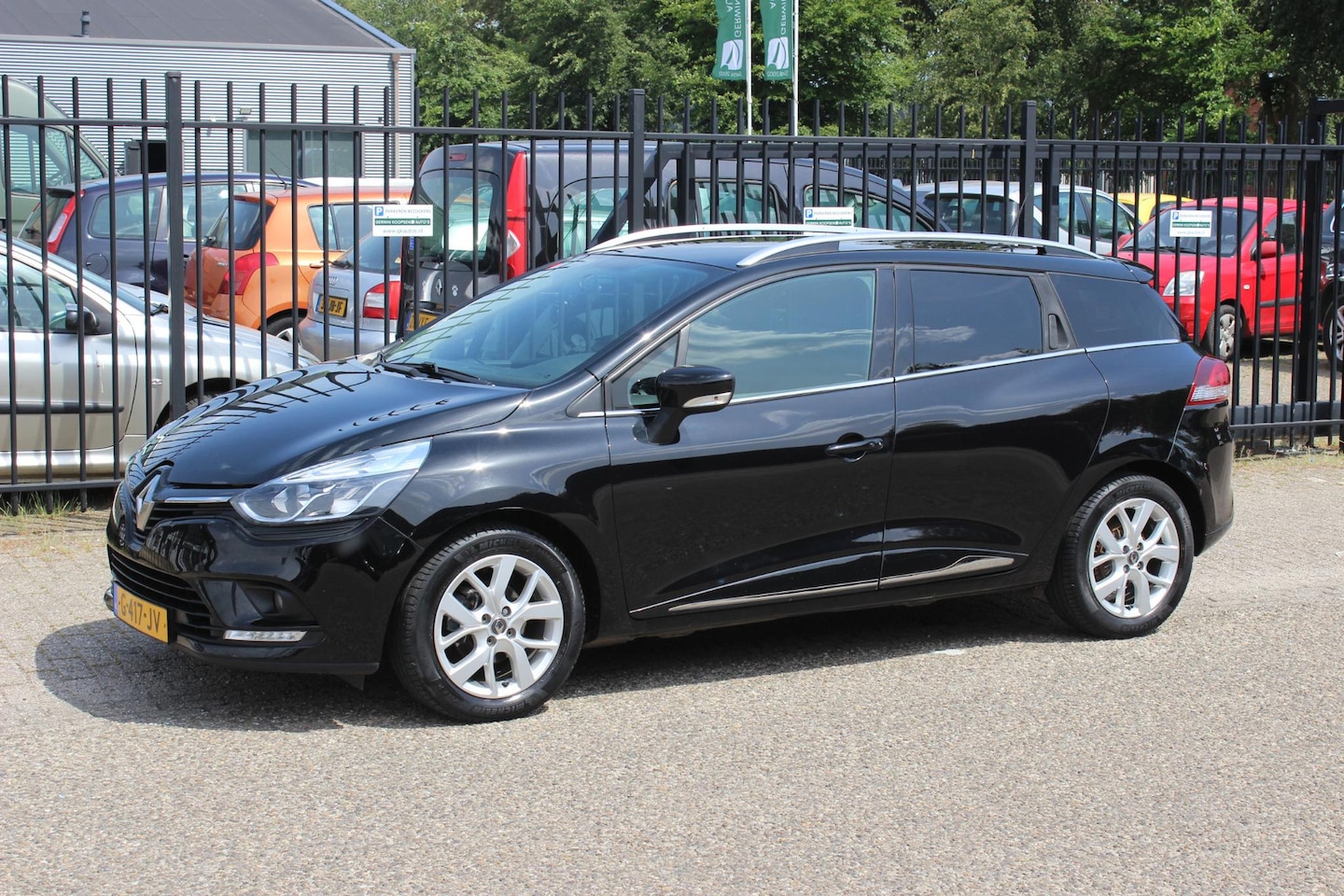Renault Clio Estate - 0.9 TCe Limited 0.9 TCe Limited, Navigatie, Trekhaak, Airco! - AutoWereld.nl