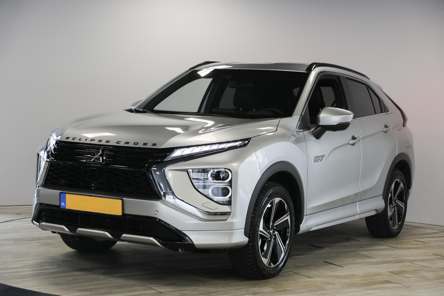 Mitsubishi Eclipse Cross - 2.4 PHEV Executive | Cruise Adaptief | Stoel & Stuurverwarming - AutoWereld.nl