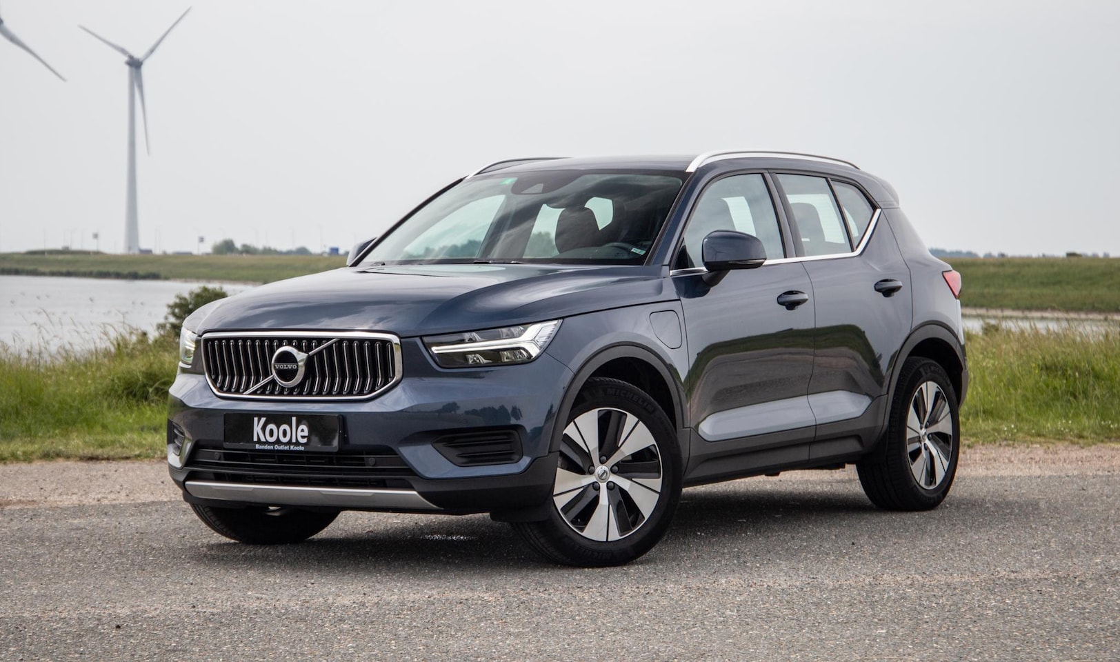 Volvo XC40 - 1.5 T4 Recharge Inscription AUTOMAAT / PLUG IN HYBRID / CARPLAY / CAMERA / STOELVERWARMING - AutoWereld.nl