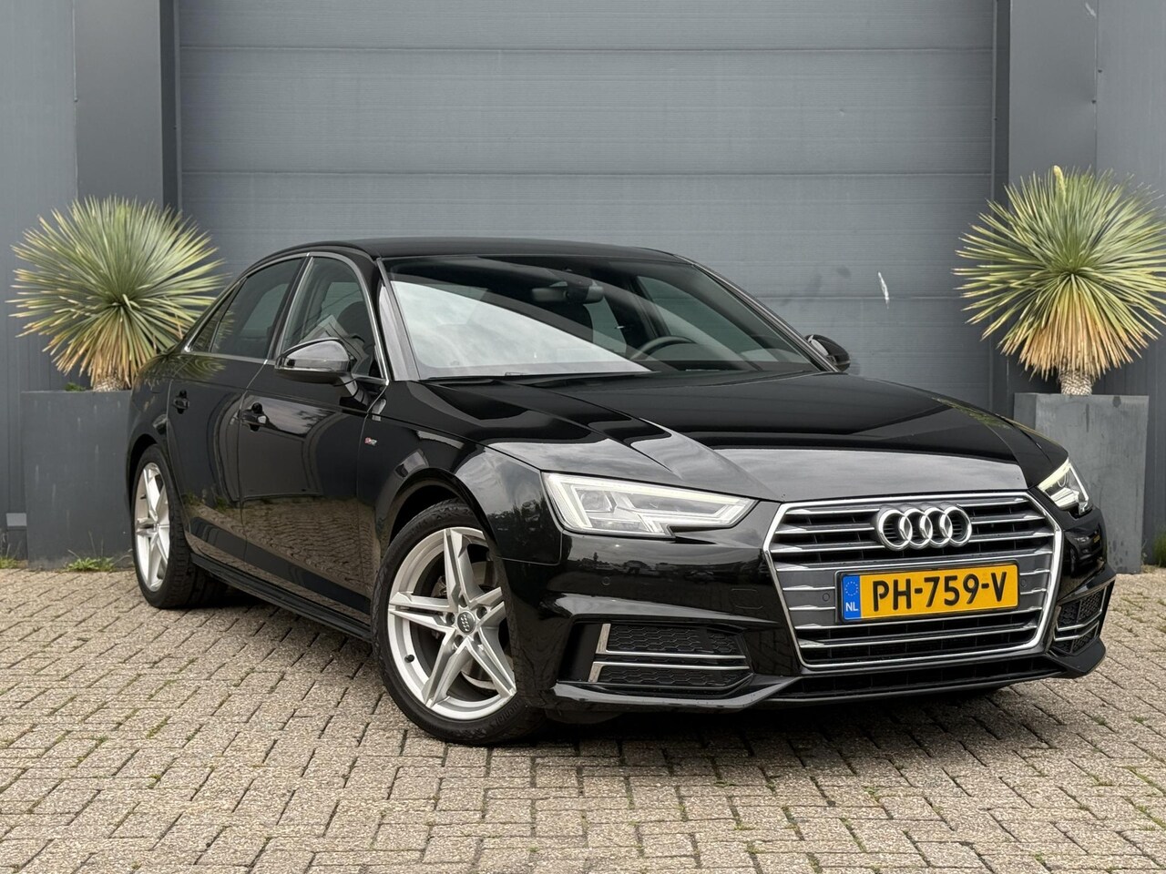 Audi A4 Limousine - 1.4 TFSI 3x S-line Automaat|Navi|Cruise|Sportstoel - AutoWereld.nl