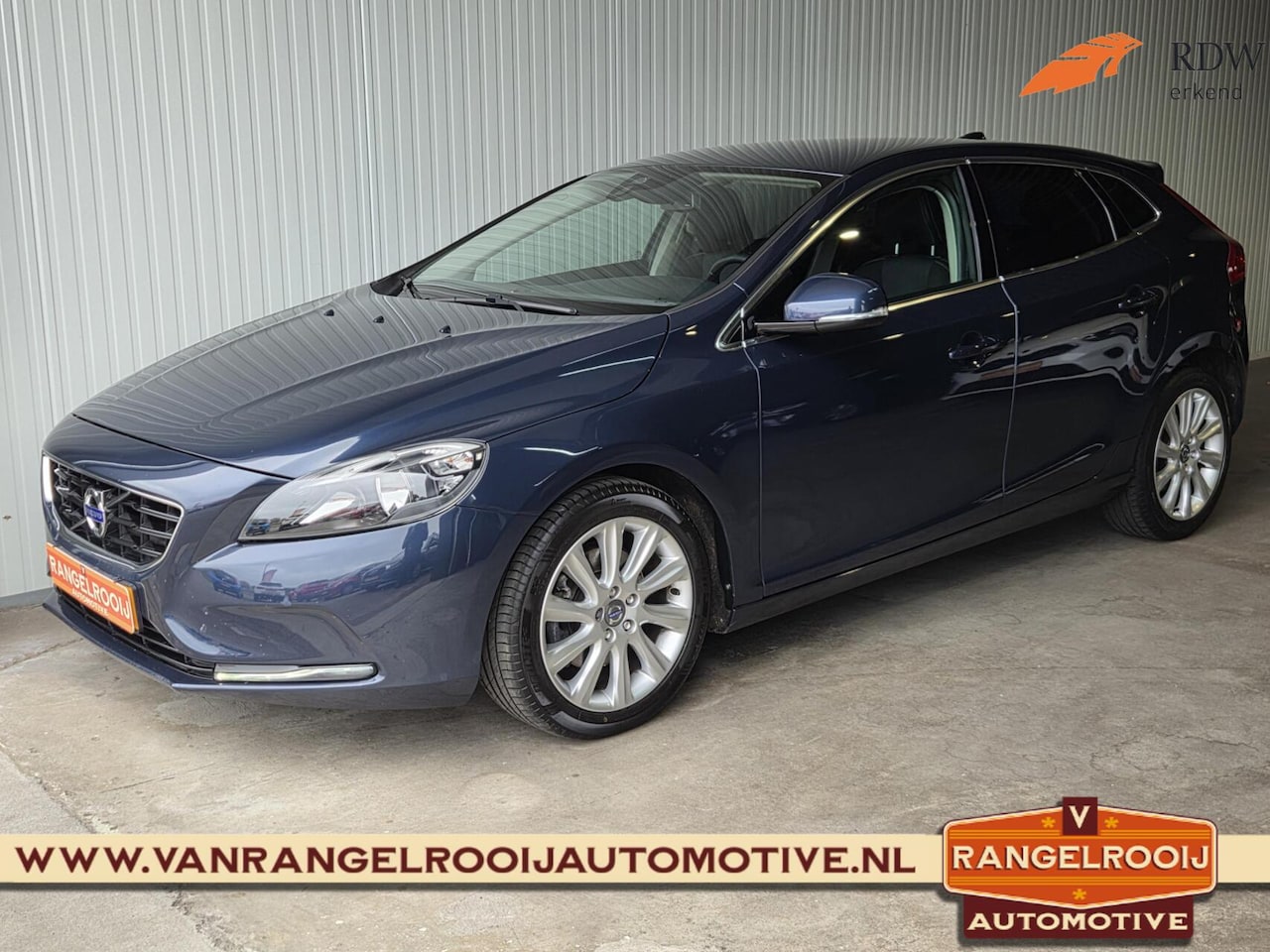 Volvo V40 - 1.6 T4 Momentum Automaat, trekh., clima, cruise, 17" lmv - AutoWereld.nl