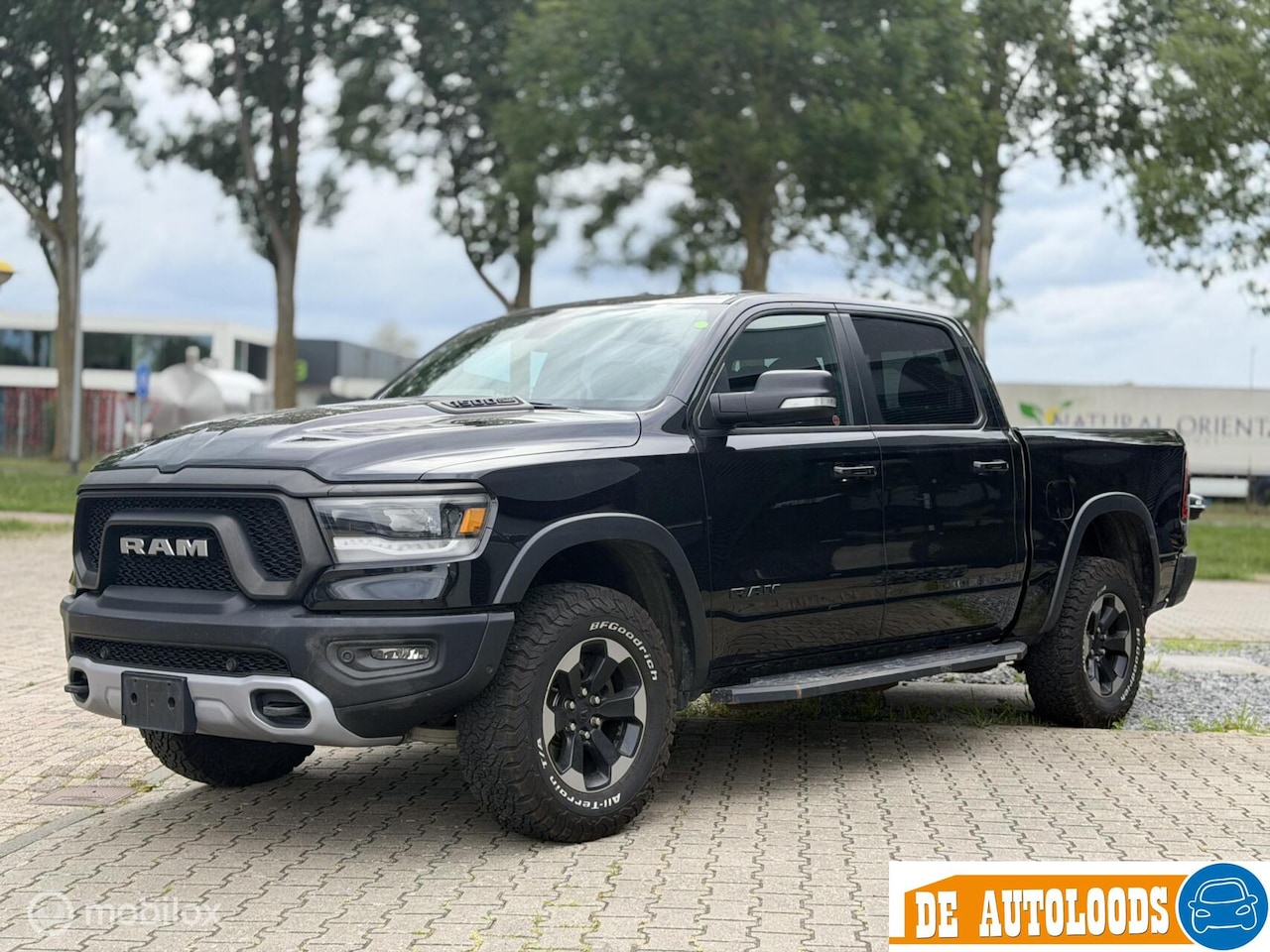 Dodge Ram 1500 - 4X4 5.7 V8 4x4 Crew Cab Rebel - AutoWereld.nl
