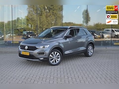 Volkswagen T-Roc - 1.5 TSI Sport | Trekhaak | Stoelverwarming | Navigatie | Inklapbare spiegels