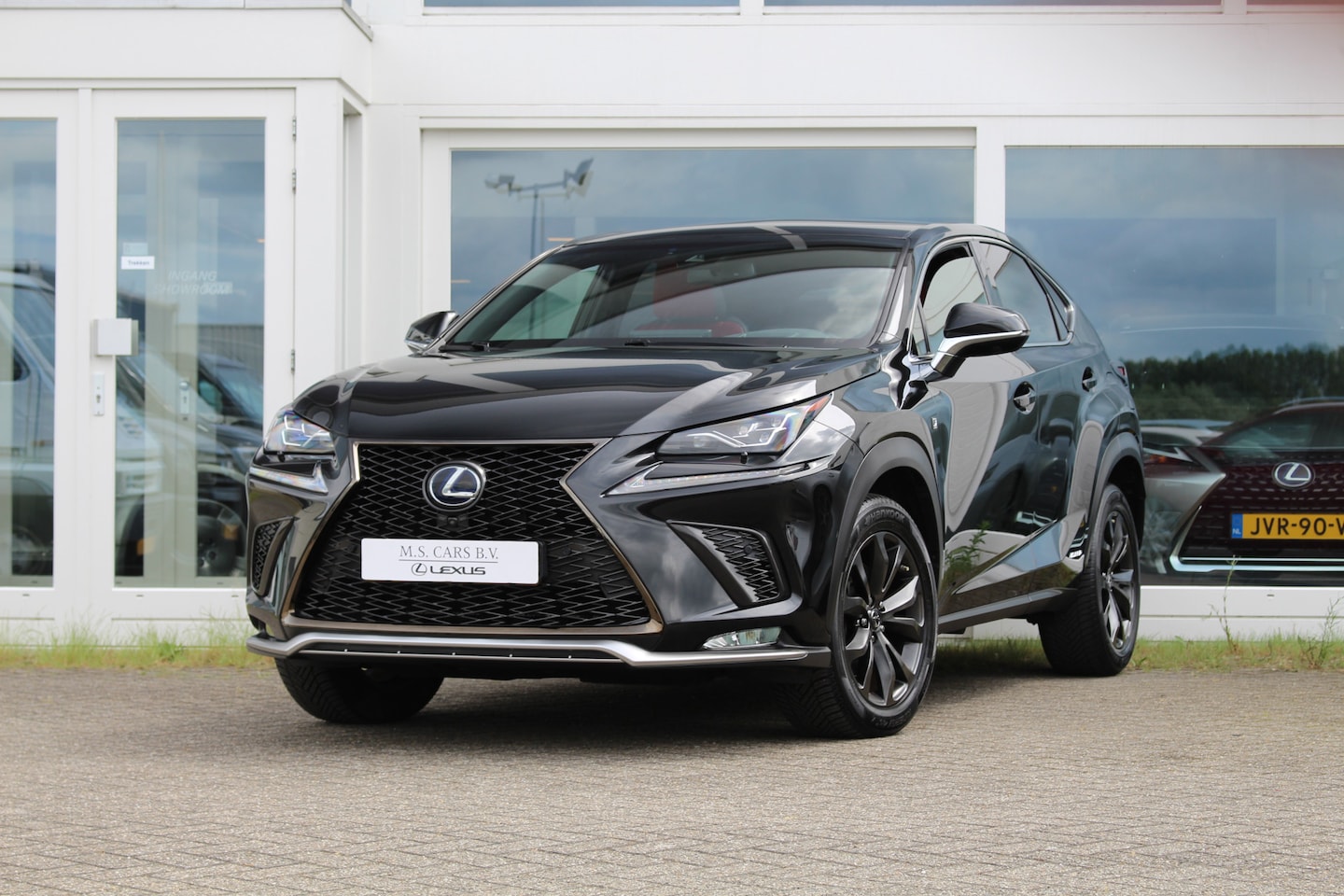Lexus NX - 300h Hybrid AWD F Sport Premium I Facelift I Mark Lev. I Pano I Applecarplay - AutoWereld.nl