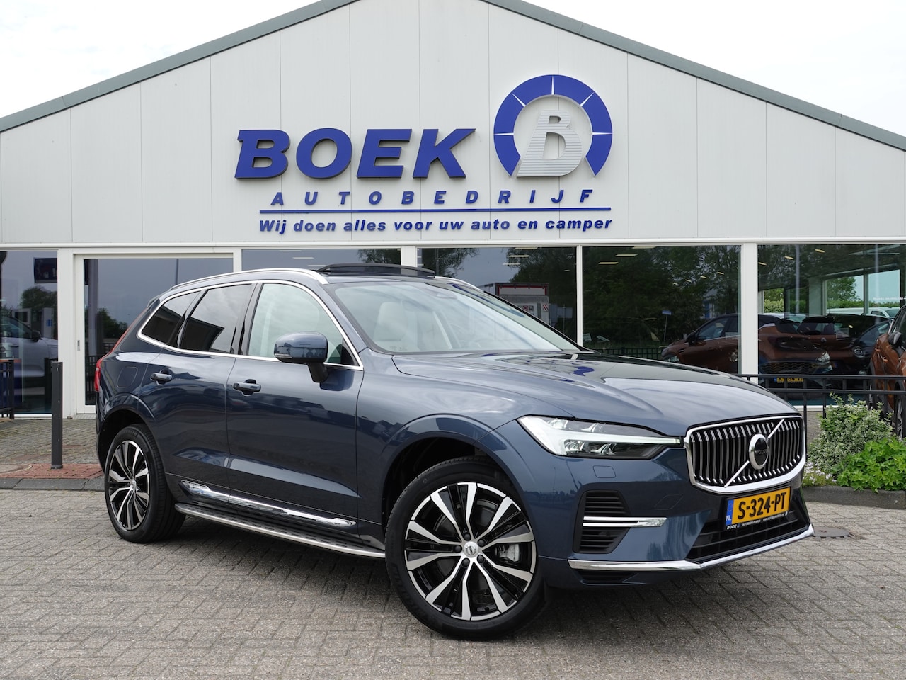 Volvo XC60 - 2.0 T8 PHEV AWD Ultimate Bright BOMVOL | TREKH. | LUCHTVERING | BOWERS & WILKINS | PANO | - AutoWereld.nl