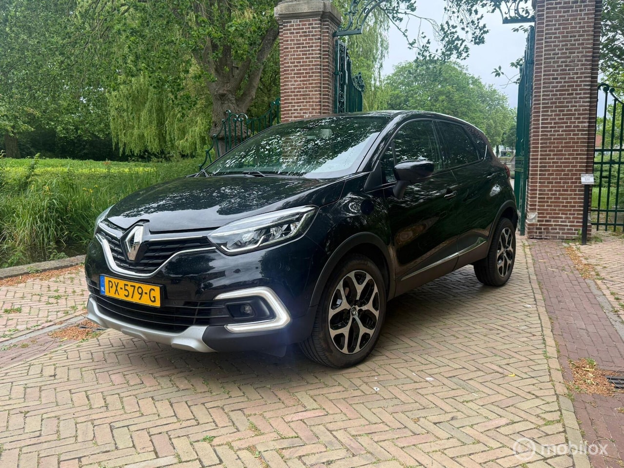 Renault Captur - 0.9 TCe Intens trekhaak afneembaar zwart - AutoWereld.nl