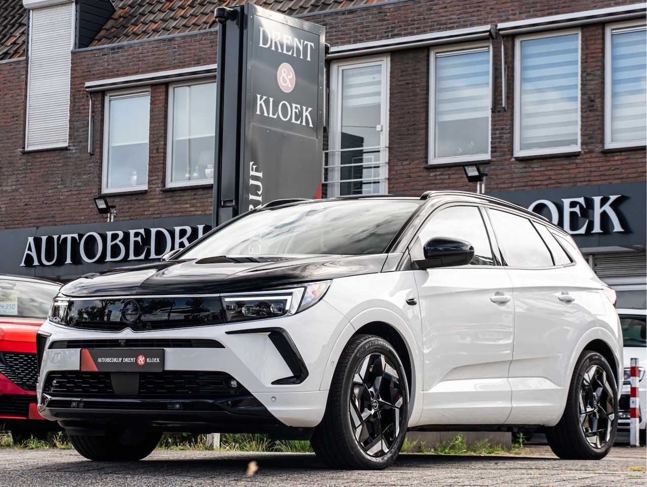 Opel Grandland - 1.6 Turbo Plug-In Hybrid 4x4 GSe 19 INCH CAMERA MEMORY STOEL BLACK OPTIC BOMVOL!! - AutoWereld.nl