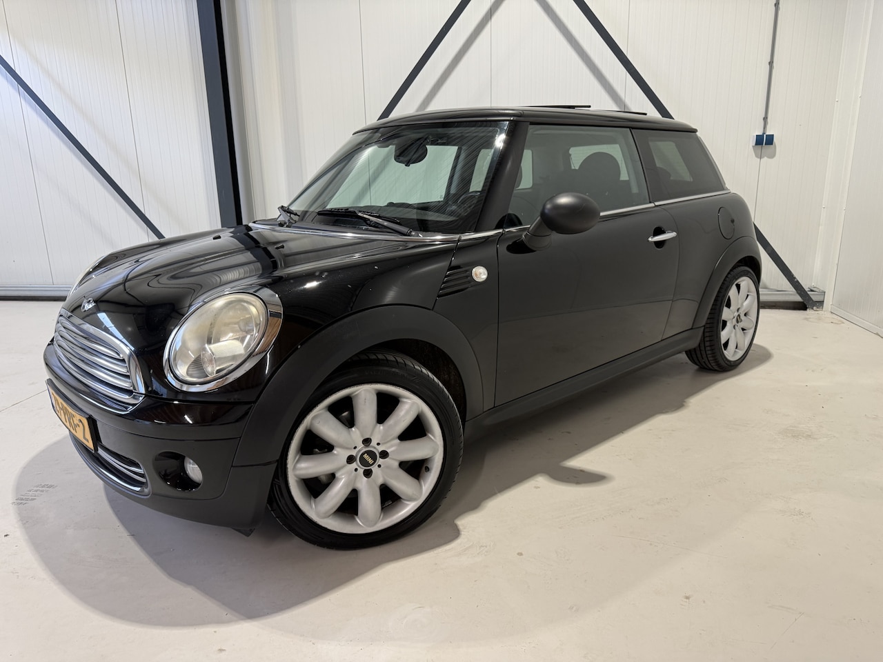 MINI One - Mini 1.4 Salt. Half leer,Panoramadak,17". Aub goed lezen! - AutoWereld.nl