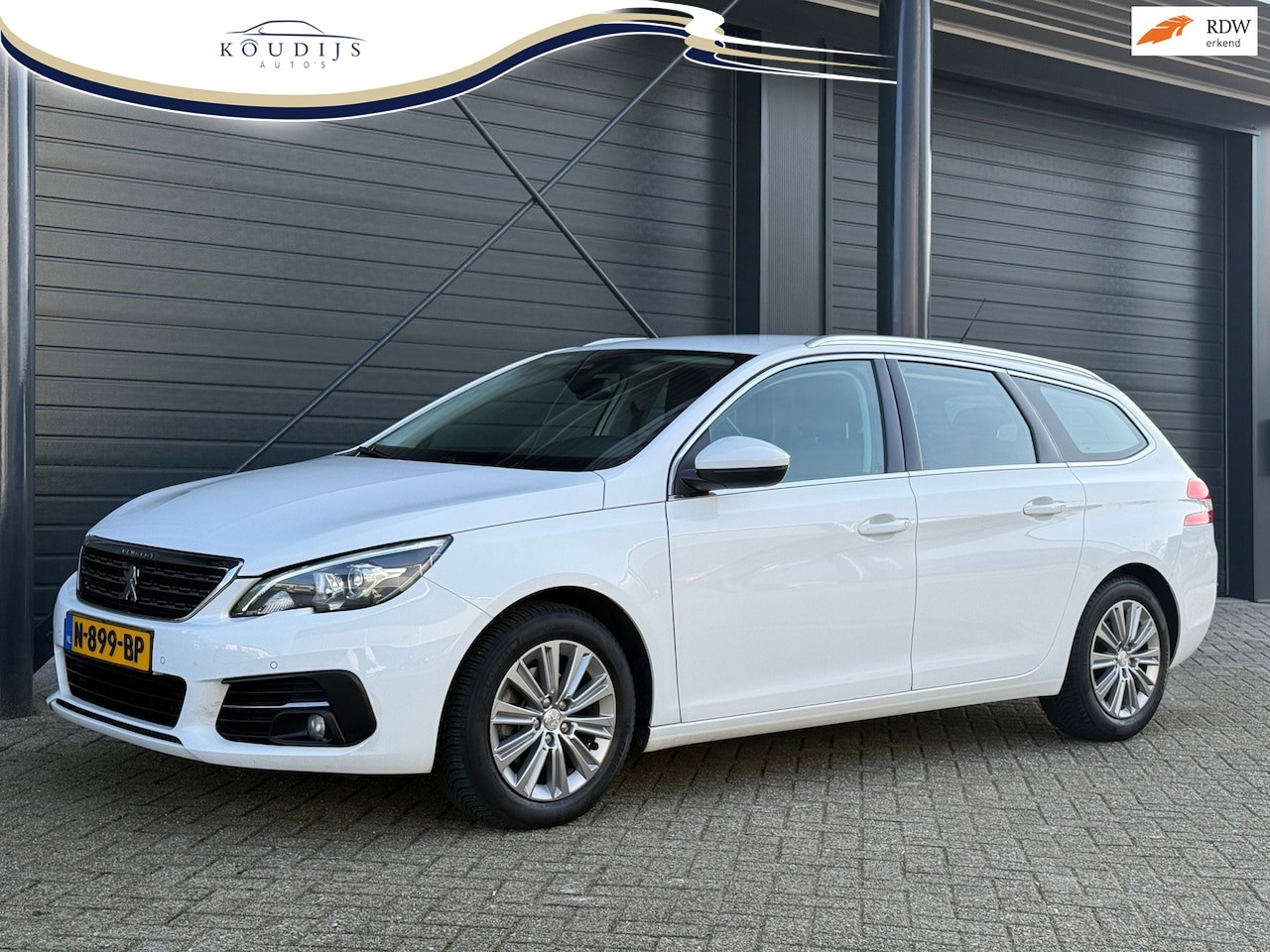 Peugeot 308 SW - 1.2 PureTech Allure 1.2 PureTech Allure, 1 Eigenaar Keyless, Stoelverw., nieuwe Distributie - AutoWereld.nl