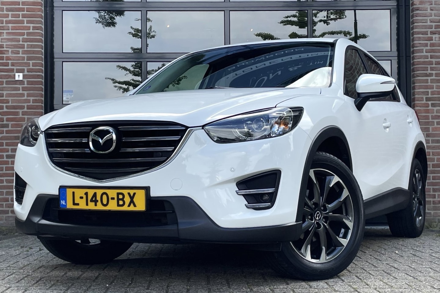 Mazda CX-5 - 2.0 SkyActiv-G 165 2WD NAKAMA Trekhaak Cruise A.Cam ´17 - AutoWereld.nl
