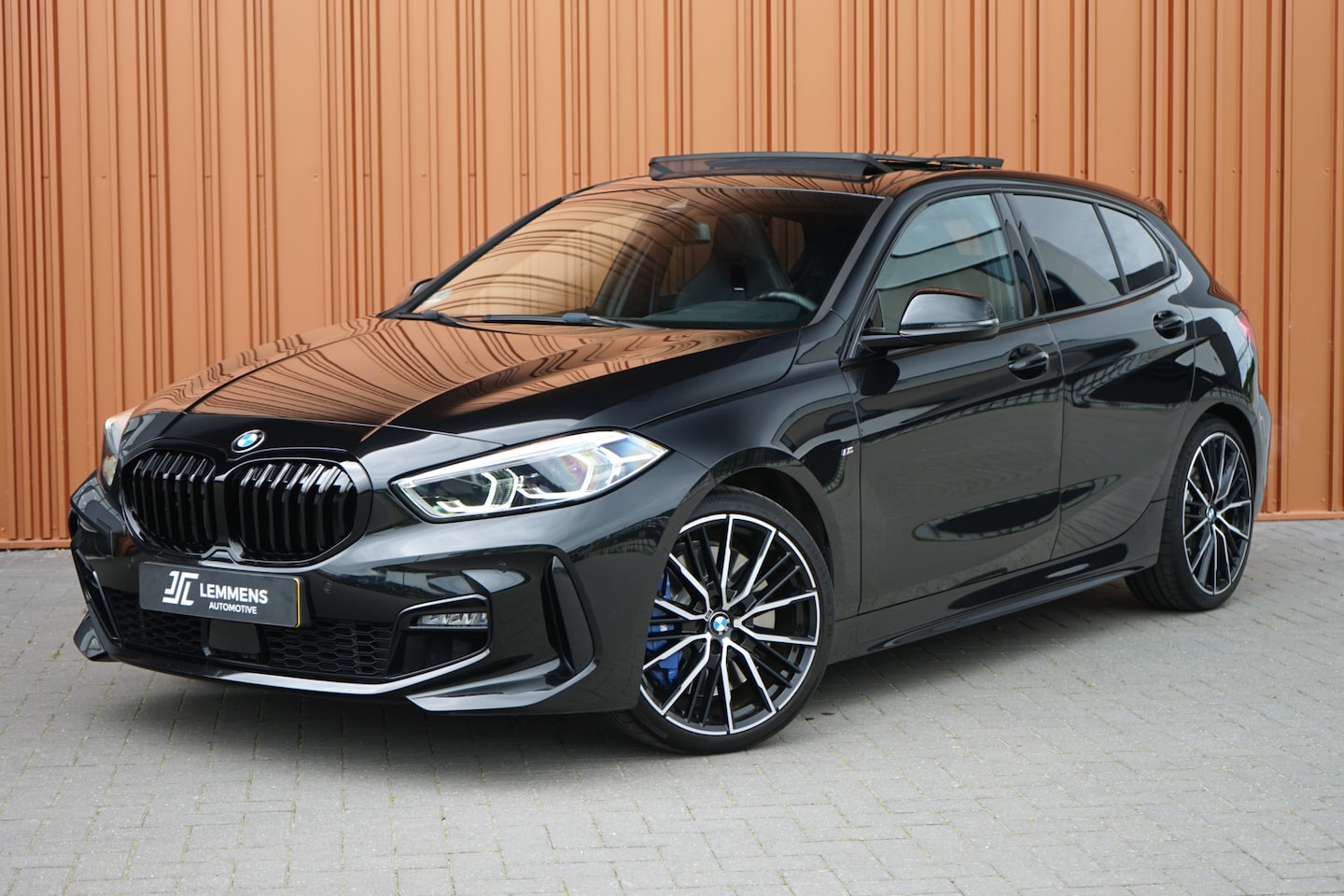 BMW 1-serie - 118i M-Sport NL AUTO Panodak Kuipstoel Head up Camera Carplay - AutoWereld.nl