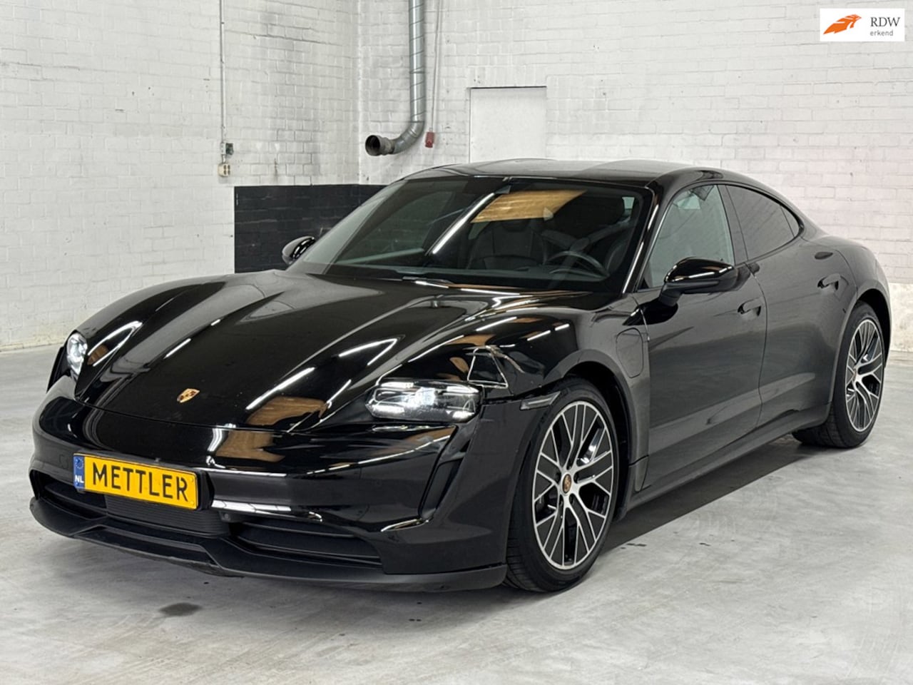 Porsche Taycan - Performance 84 kWh | Camera | Cruise control - AutoWereld.nl