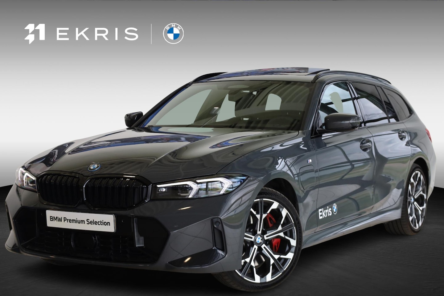 BMW 3-serie Touring - 330e | M Sport Pro | Panoramadak | Elektr. Stoelen | Driving Ass. Professional | Trekhaak - AutoWereld.nl