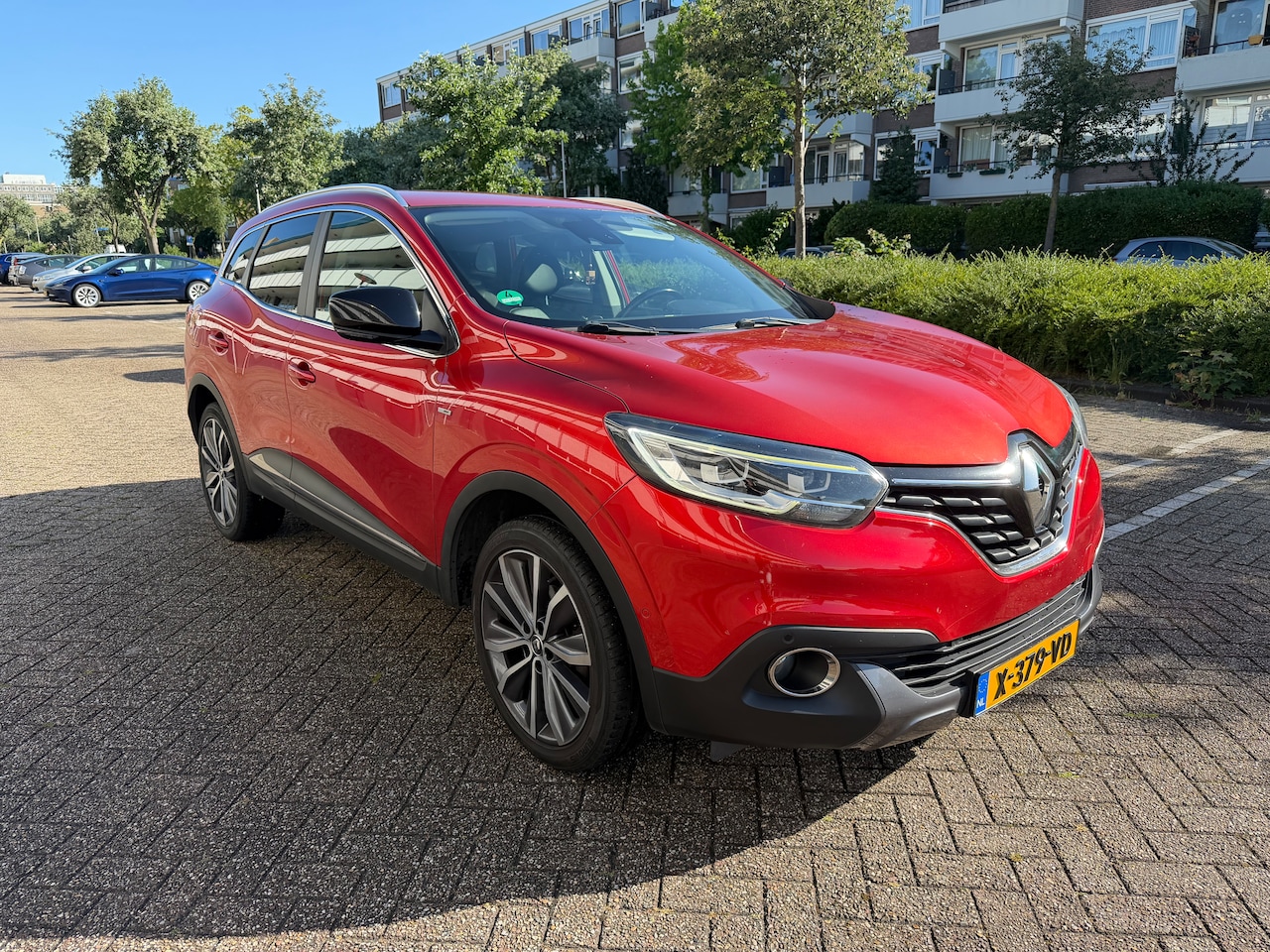 Renault Kadjar - 1.2 TCe Bose Android auto, Automatisch inparkeren, Lane Assist, trekhaak, Keyless entry - AutoWereld.nl