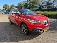 Renault Kadjar - 1.2 TCe Bose Android auto, Automatisch inparkeren, Lane Assist, trekhaak, Keyless entry