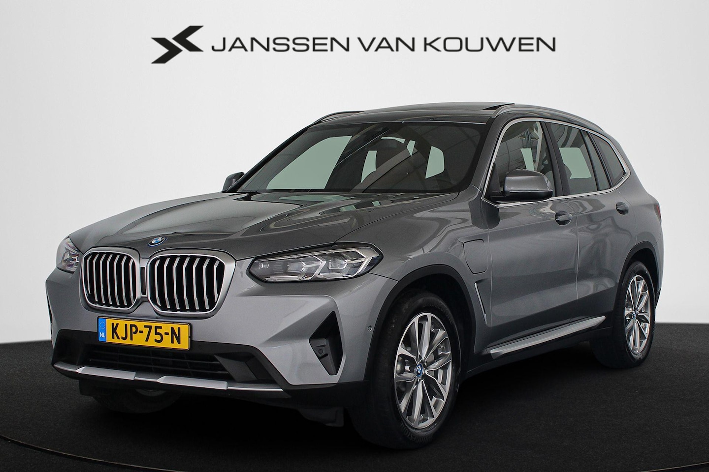 BMW X3 - xDrive30e Panoramadak Merino Leder Apple CarPlay Achteruitrijcamera - AutoWereld.nl
