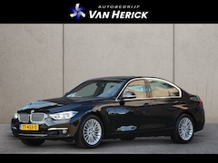 BMW 3-serie - 318i Luxury Edition Automaat | Sportstoelen | Achteruitrijcamera | Schuif/Kanteldak