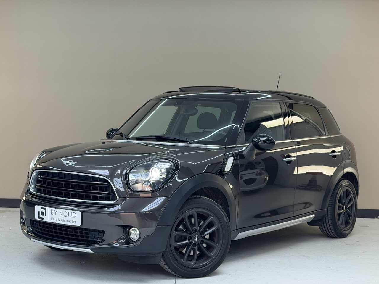 MINI Countryman - 1.6 Cooper Pepper, 122Pk, 2016. Origineel Nederlands, Panoramadak, Climate control, Naviga - AutoWereld.nl