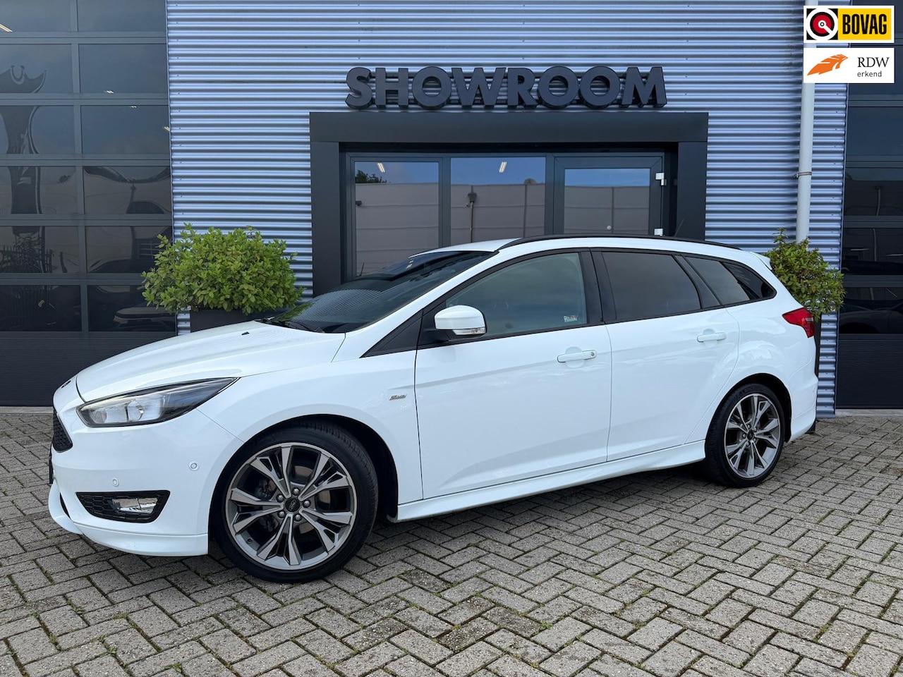 Ford Focus Wagon - 1.0 EcoBoost ST Line Business 1.0 EcoBoost ST Line Business - AutoWereld.nl