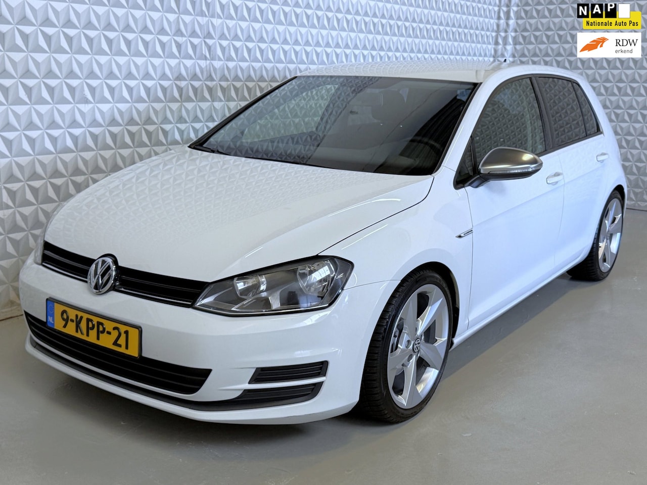 Volkswagen Golf - 1.2 TSI Trendline Orig.NL in TOPSTAAT! 187.000km (2013) - AutoWereld.nl