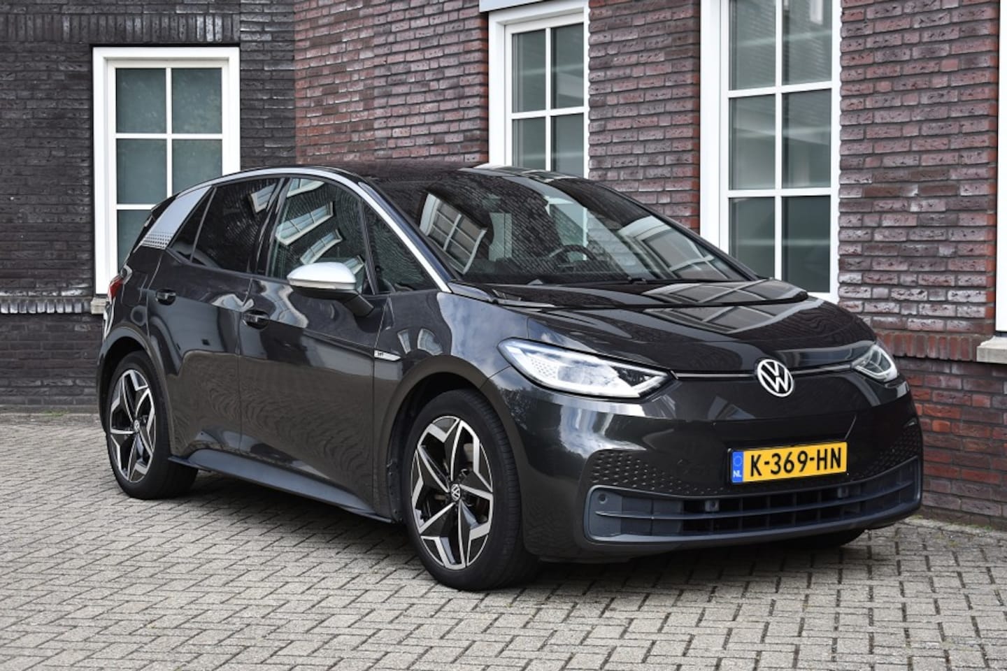 Volkswagen ID.3 - First Plus 58 kWh Wij zijn op afspraak geopend! Graag bellen voor uw komst. - AutoWereld.nl