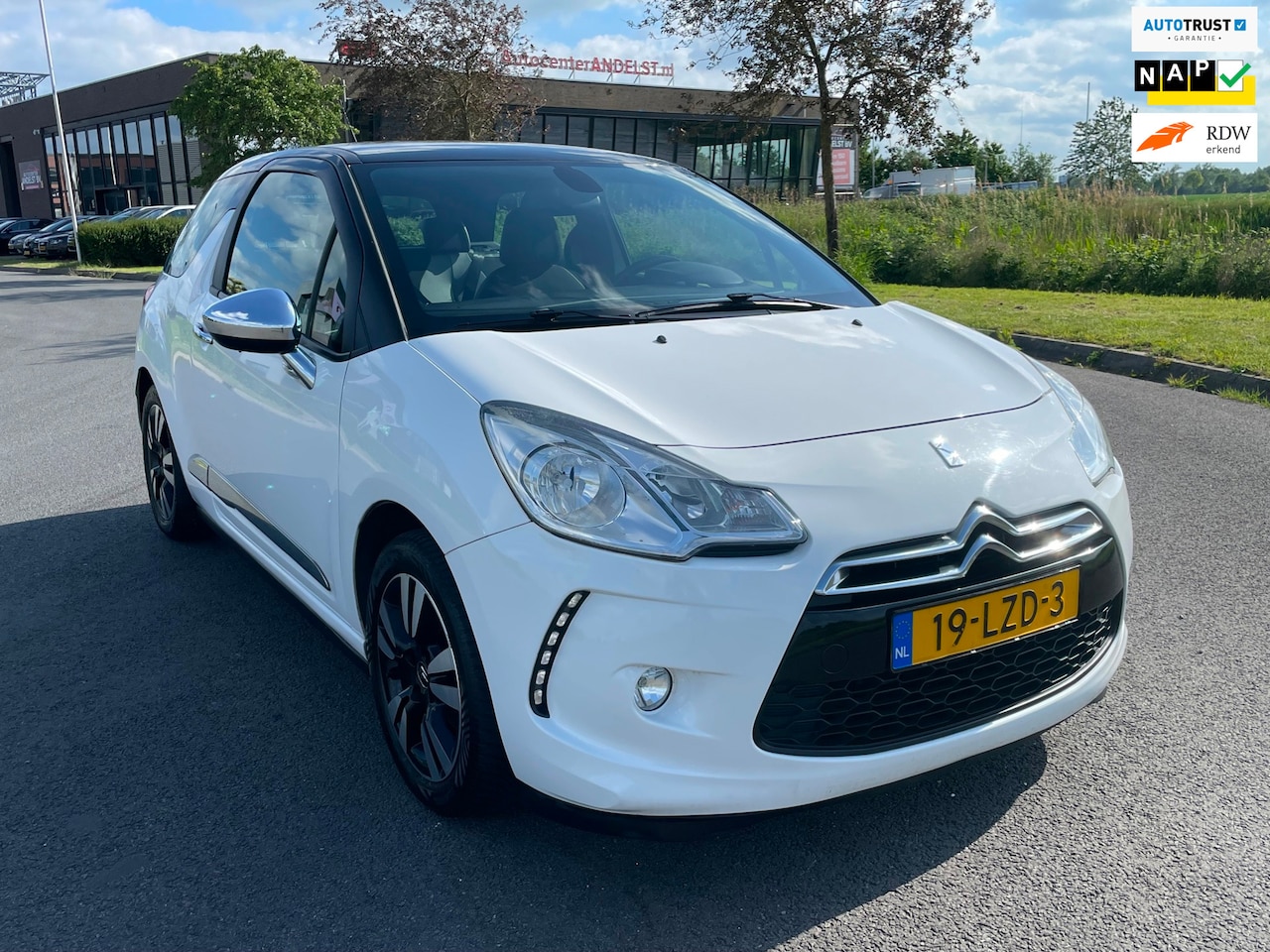 Citroën DS3 - 1.4 Chic 1.4 Chic, 3drs, Two-Tone, Cruise/Climate control, Elektr ramen, Lmv, 2e eig afk, Geen impo - AutoWereld.nl