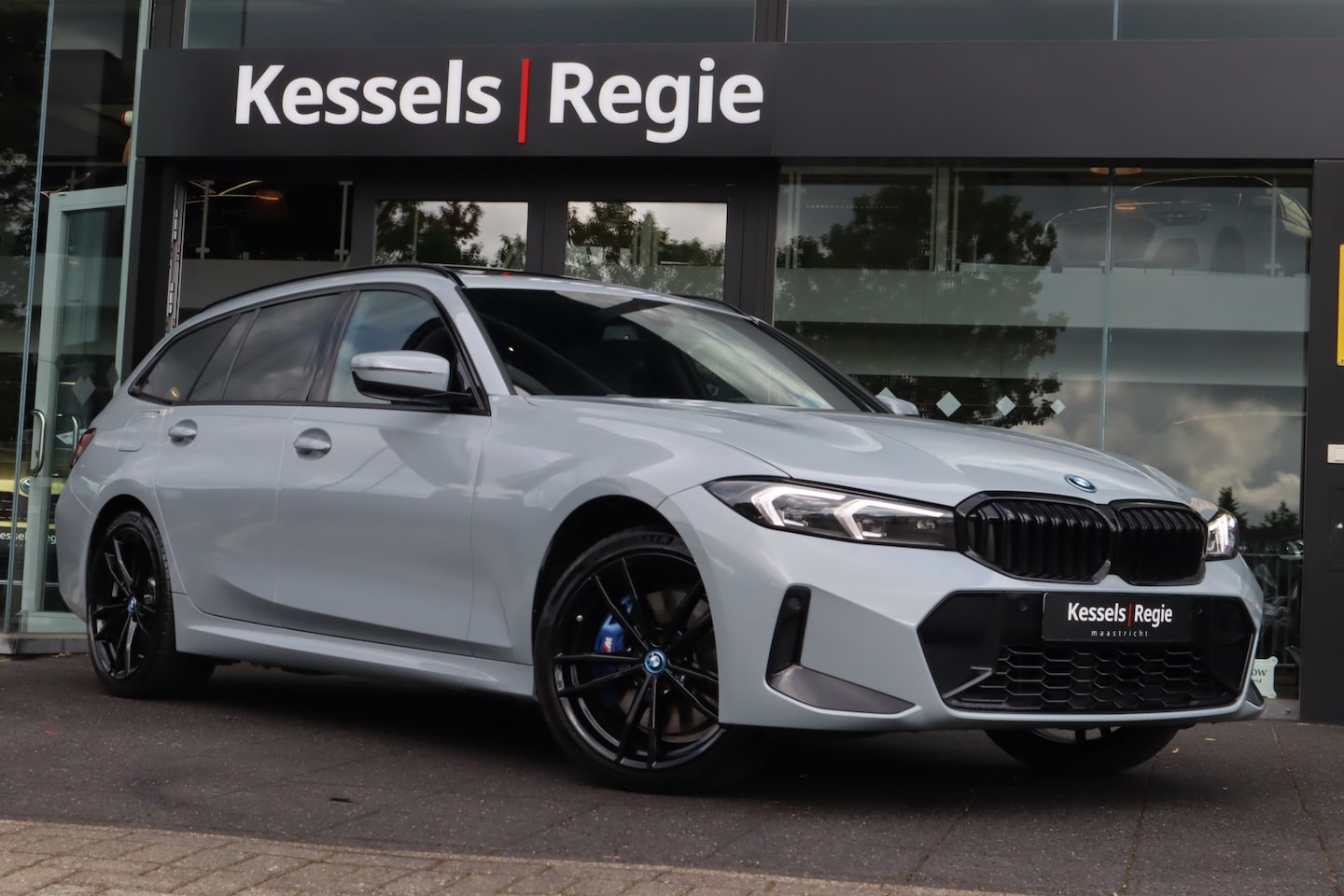 BMW 3-serie Touring - 330e xDrive M-sport Pro | Pano | Memory | Matrix | HiFi | Keyless | Carbon | Ambient | Sen - AutoWereld.nl