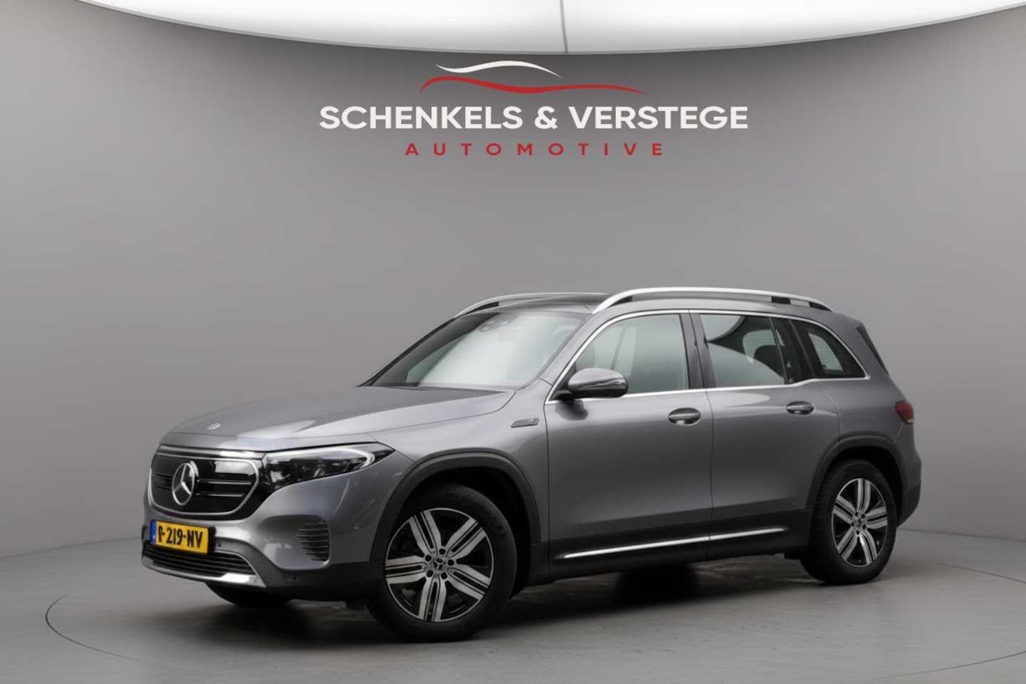 Mercedes-Benz EQB - 250+ Luxury Line / SOH 94.1% / Sfeerverlichting / Camera / Stoelverwarming / Comfort stoel - AutoWereld.nl