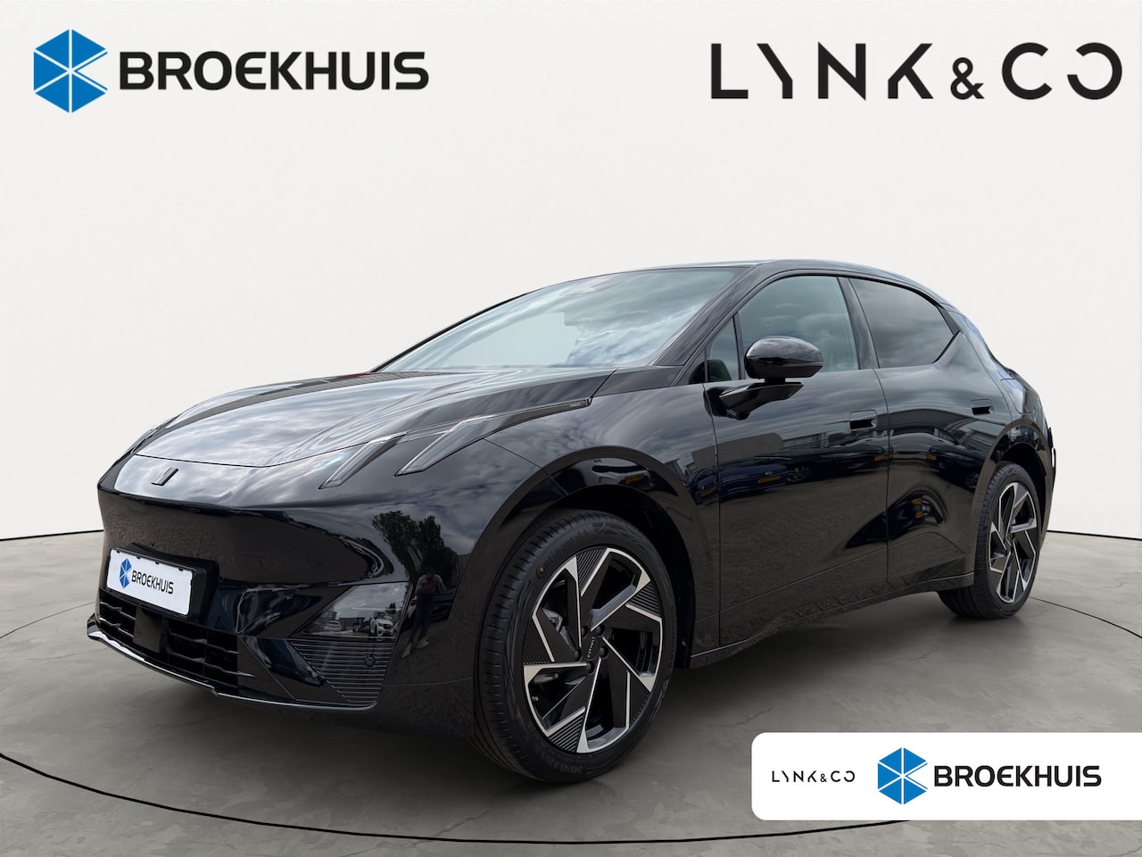 Lynk & Co 02 - 66 kWh More MY27! | Achteruitrijcamera met 360° Surround View | Buitenspiegel elektr. vers - AutoWereld.nl
