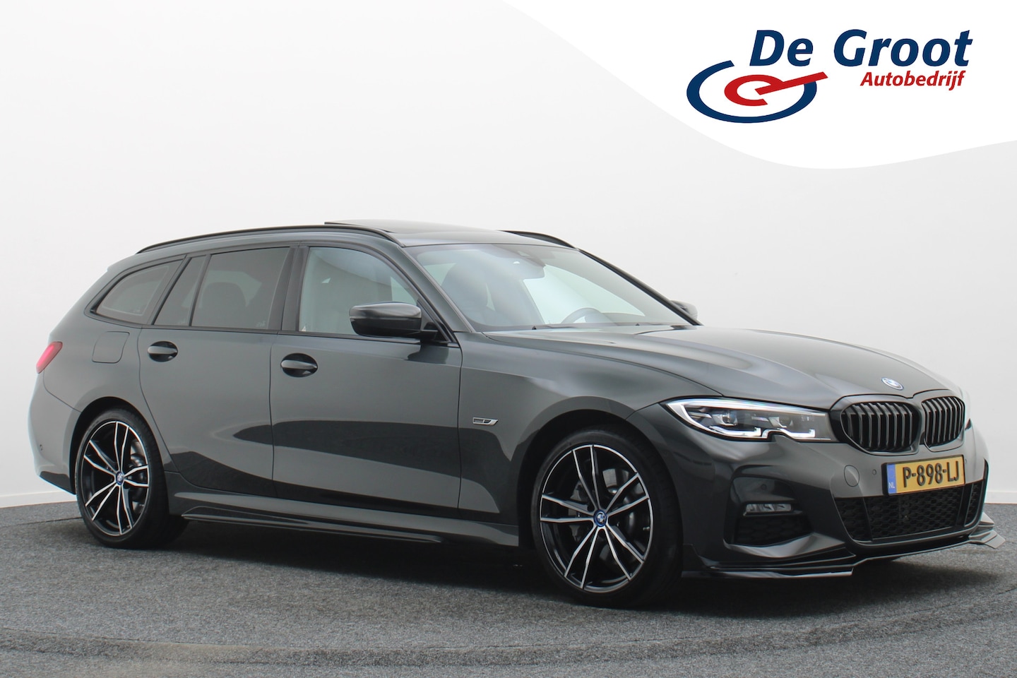 BMW 3-serie Touring - 330e Business Edition Plus M-sport Panoramadak, M-Sportstoelen, Carbon, Camera, Elektr. Tr - AutoWereld.nl