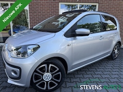 Volkswagen Up! - 1.0 high up 75PK NIEUWE APK / SCHUIF.KANTELDAK / STOELVERW. / C