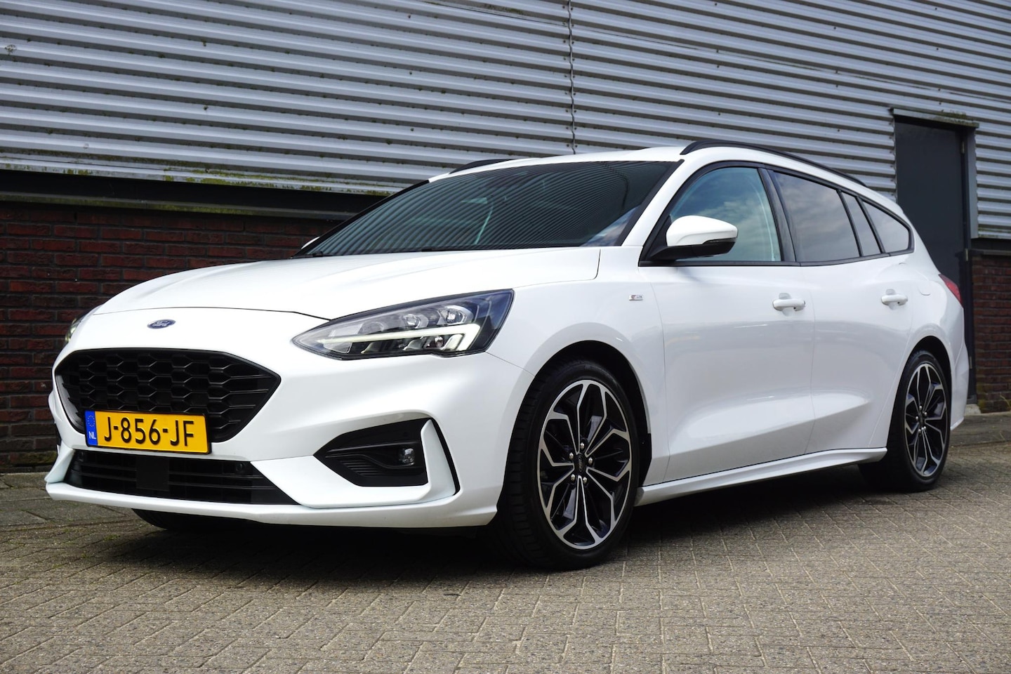 Ford Focus Wagon - 1.0 EcoB. ST Line Business/B&O/18INCH/Winterpack/ LED Koplampen. - AutoWereld.nl