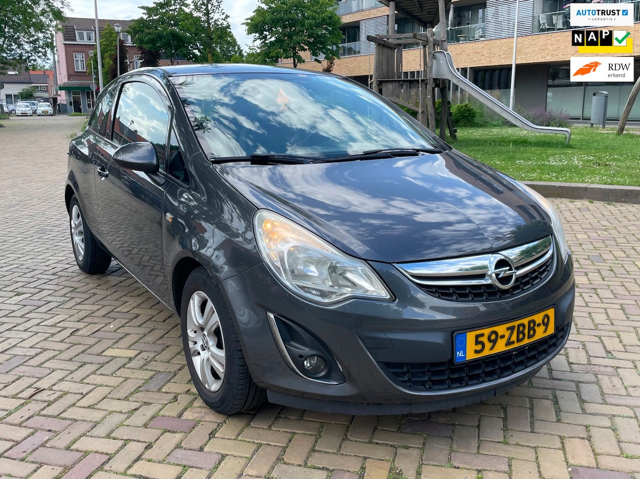 Opel Corsa - 1.2-16V Anniversary Edition 1.2-16V Anniversary Edition, 3drs, Airco, Elektr ramen, Lmv, Cruise control, Nieuwe APK! - AutoWereld.nl