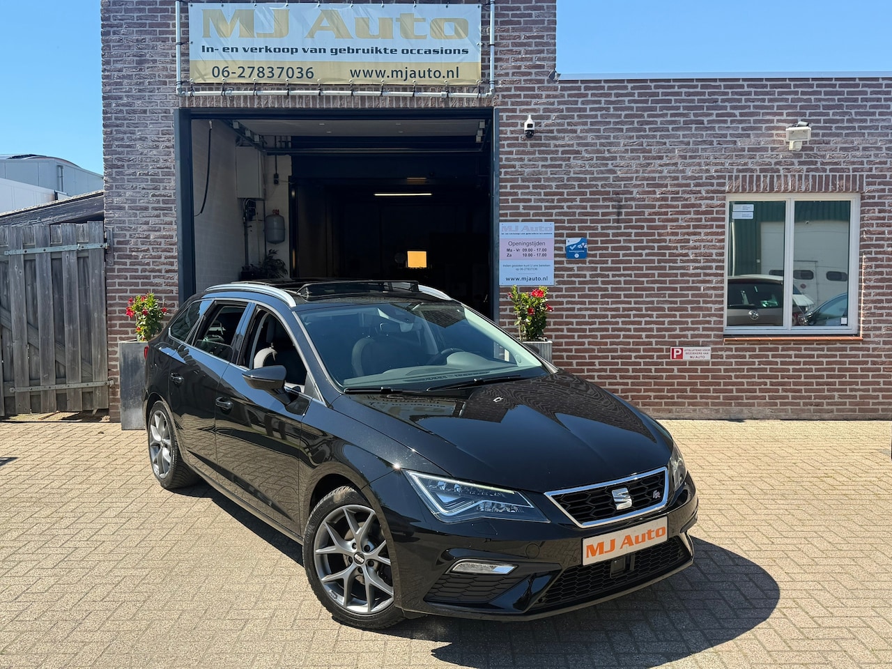 SEAT Leon ST - 1.5 TSI FR Business Intense DSG key less beats - AutoWereld.nl