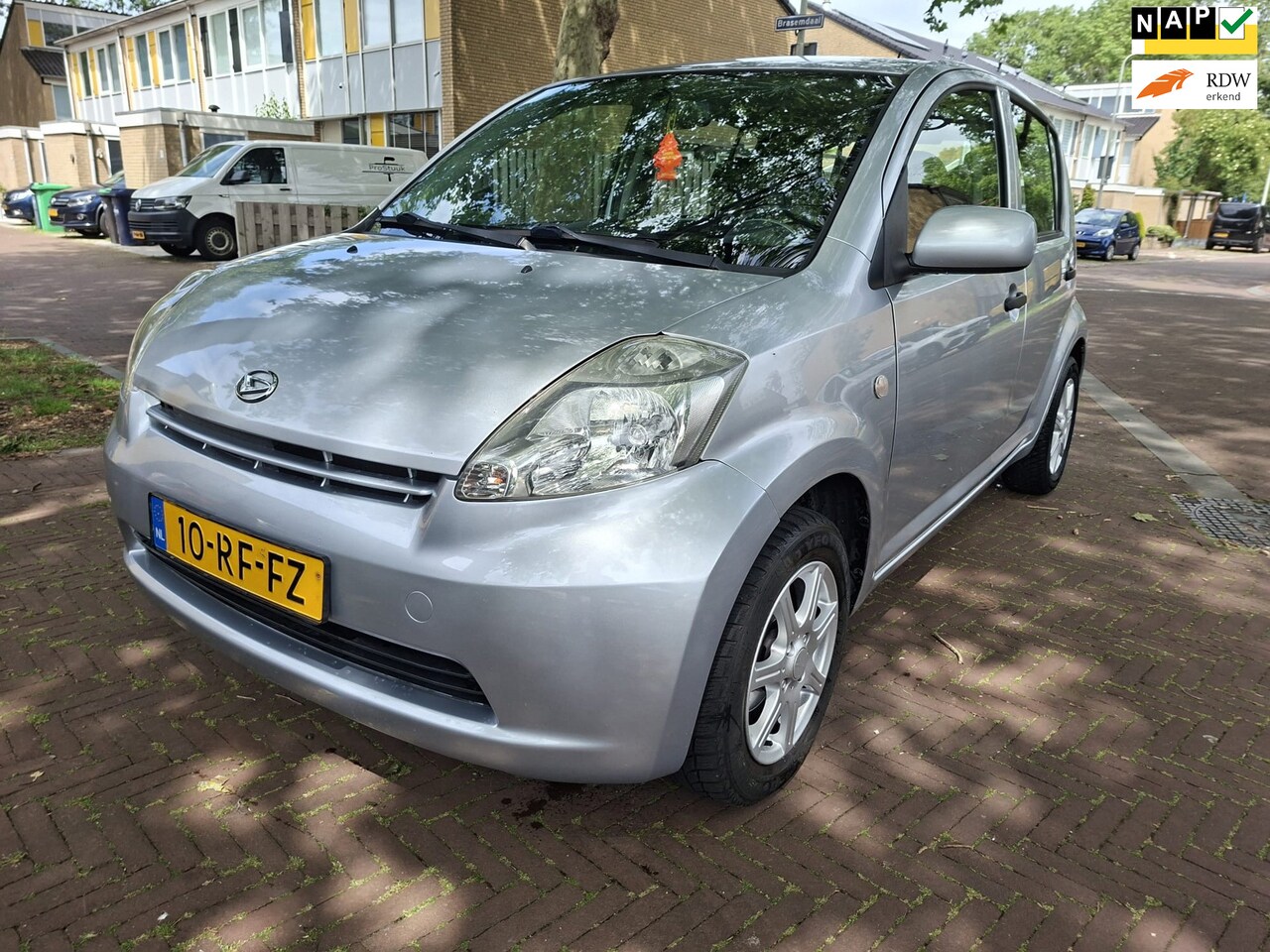 Daihatsu Sirion 2 - AUTOMAAT / 131.000 NAP / 5 deurs / Leuke auto - AutoWereld.nl