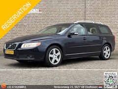 Volvo V70 - 2.4D Momentum | Leder | Climate | Cruise | PDC | Trekhaak |