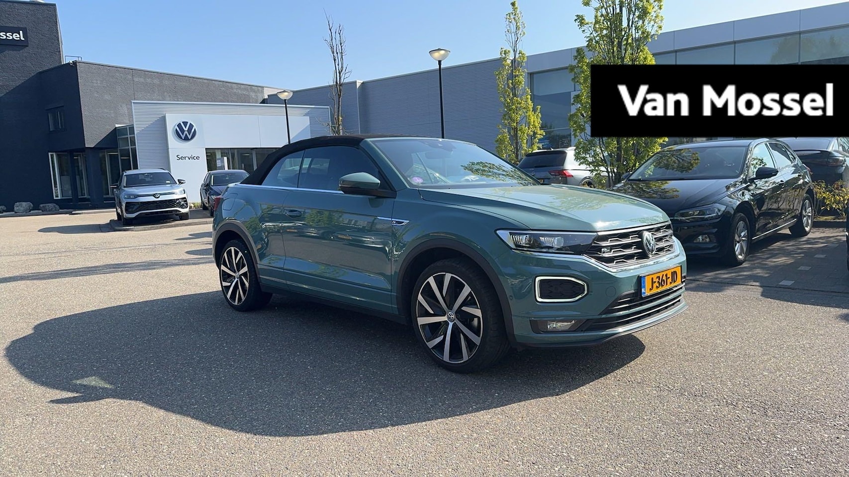 Volkswagen T-Roc Cabrio - 1.5 TSI R-Line | 150 PK | Automaat | Navigatie | Parkeercamera | Stoelverwarming | Park As - AutoWereld.nl