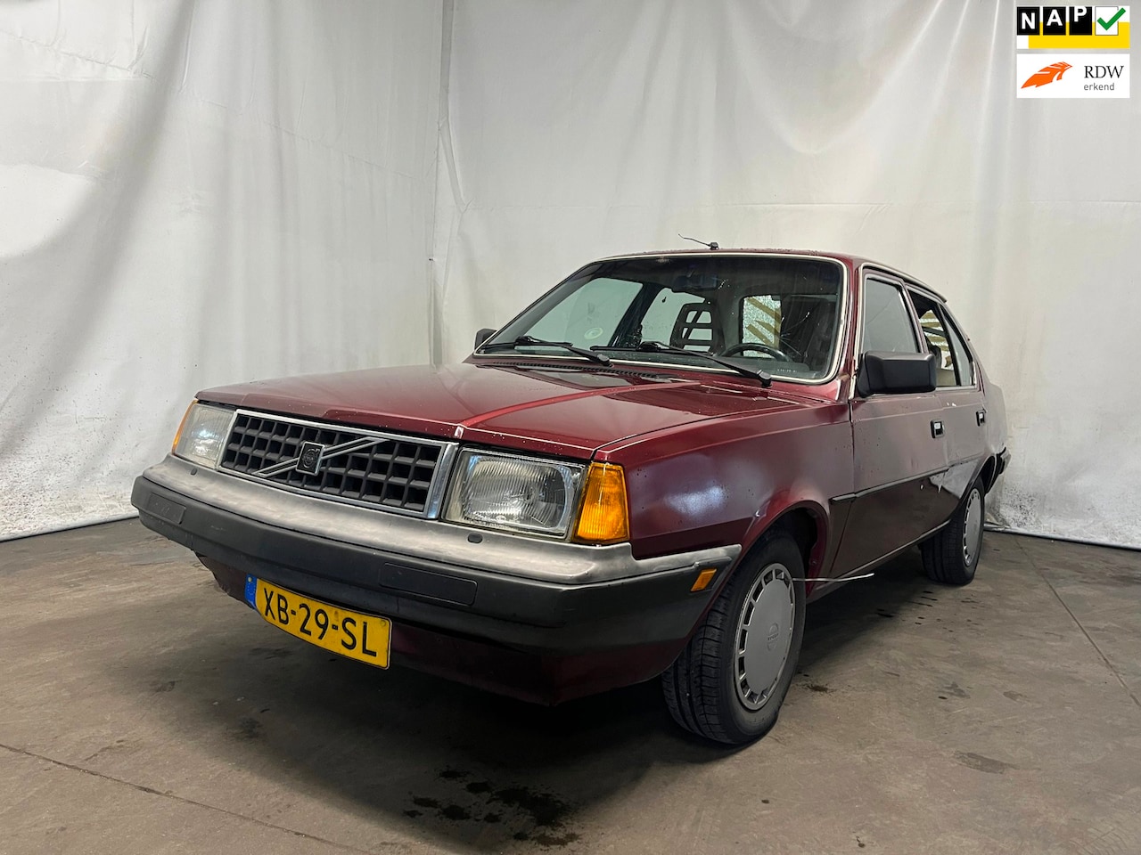 Volvo 340 - 1.4 DL - Links Achter Schade - Glasbreuk - AutoWereld.nl