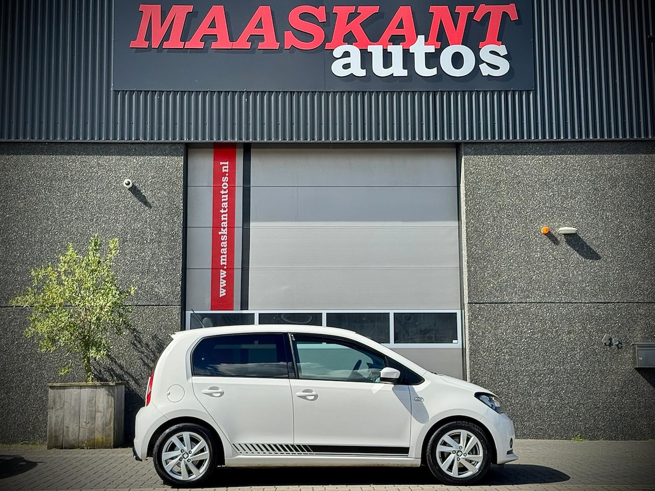 SEAT Mii - 1.0 Sport Dynamic / Airco / Stoelverwarming / Navi / Lm / ITS IN THE UNIQUE DETAILS! - AutoWereld.nl
