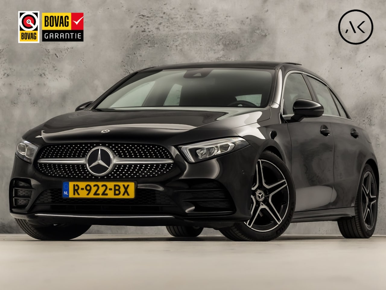 Mercedes-Benz A-klasse - 180 AMG Sport Automaat (PANORAMADAK, GROOT NAVI, LEDER/ALCANTARA, CAMERA, STOELVERWARMING, - AutoWereld.nl