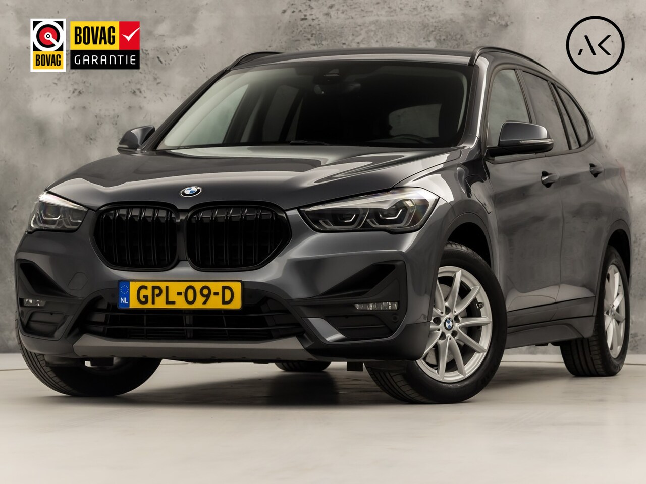 BMW X1 - xDrive25e High Executive 221Pk Automaat (GROOT NAVI, CLIMATE, STOELVERWARMING, GETINT GLAS - AutoWereld.nl