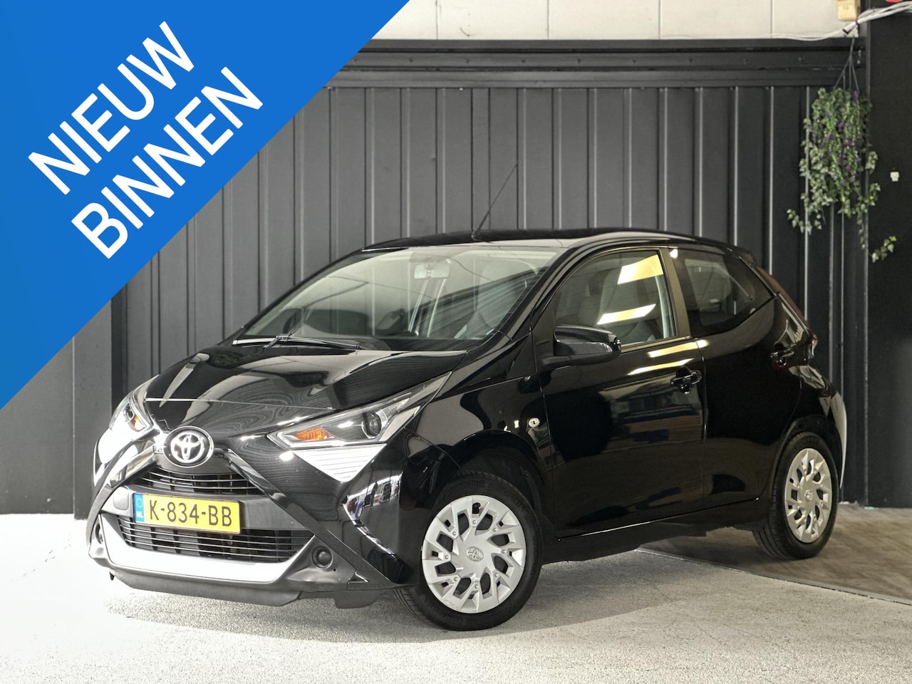 Toyota Aygo - 1.0 VVT-i x-play | 1 Eigenaar | Camera | Apple Carplay/Android Auto | Airco | Hill Hold Fu - AutoWereld.nl