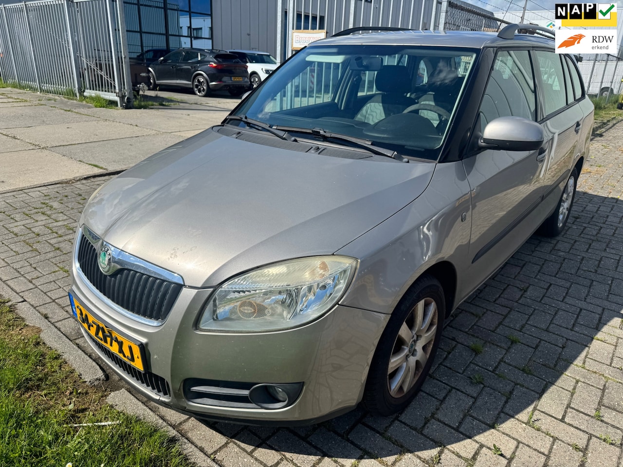 Skoda Fabia Combi - 1.4-16V Ambiente 1.4-16V Ambiente - AutoWereld.nl
