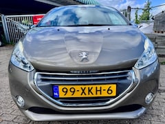 Peugeot 208 - 1.4 VTi Allure