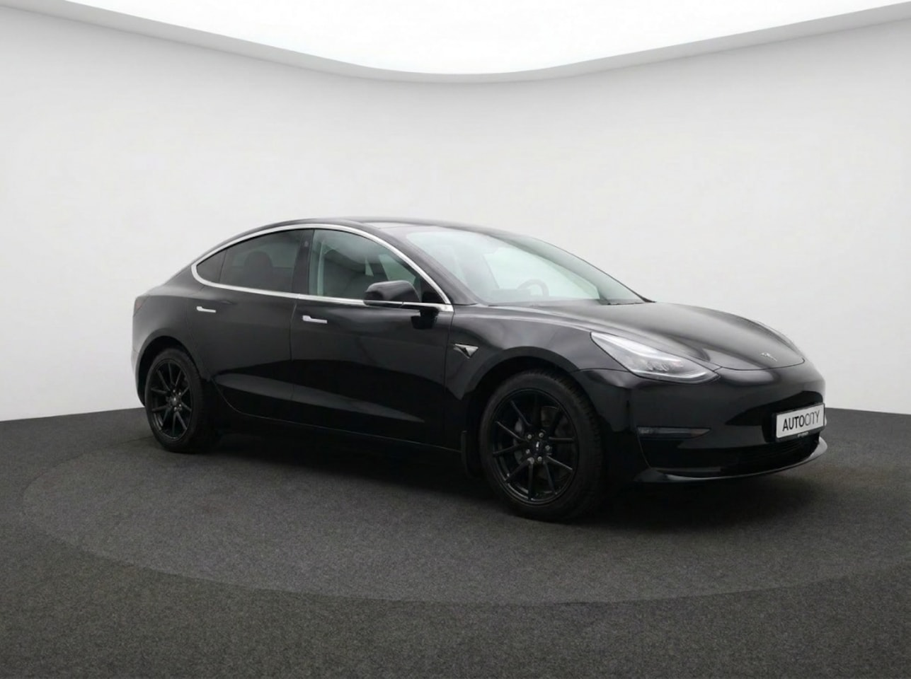 Tesla Model 3 - Standerd RWD Plus 60 kWh Autopilot l Pano | Leder | Stoelverwarm - AutoWereld.nl