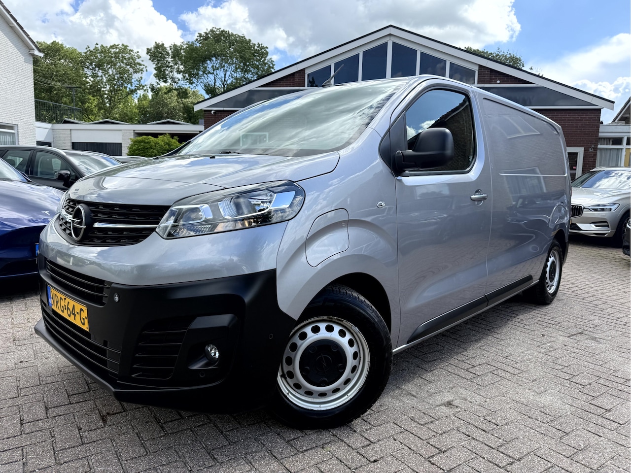 Opel Vivaro-e - L2H1 Edition 75 kWh Camera, App Connect, Cruise Controll - AutoWereld.nl